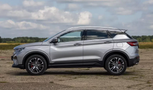 Автомобили внедорожники в Омске